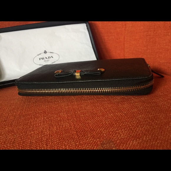 Prada Saffiano Wallet - Picture 5 of 14